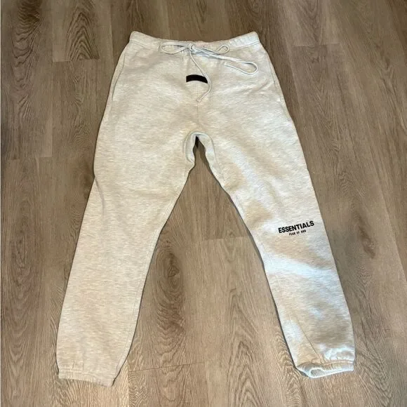 FEAR OF GOD ESSENTIALS
logo-print track pants - Picture 8 of 8